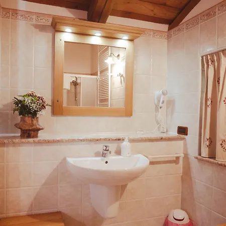 La Majon De Fohten 4* מונז'ובט